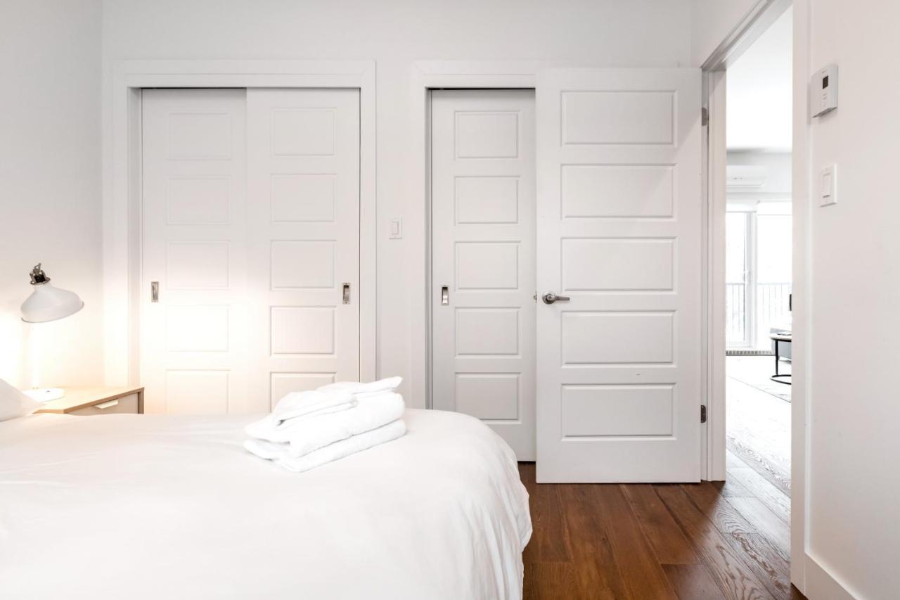 Sleek Condo In The Heart Of Little Italy By Den Stays Montreal Phòng bức ảnh